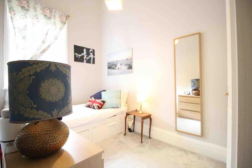 Wonderful Apartment In Earl'S Court Londra Esterno foto
